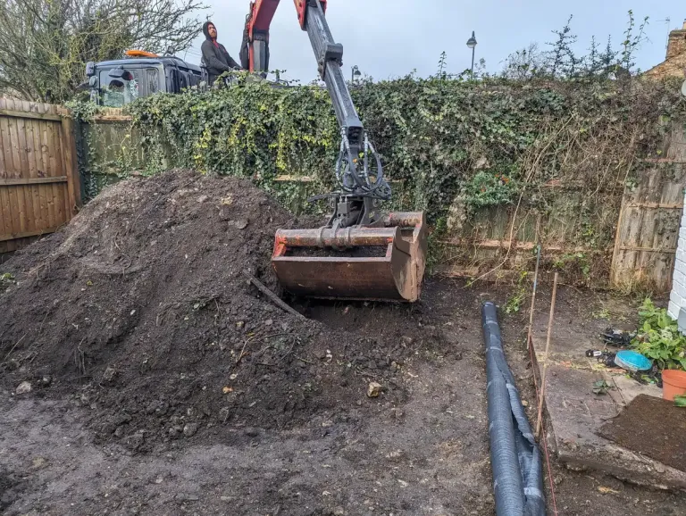 muckaway by grab lorry