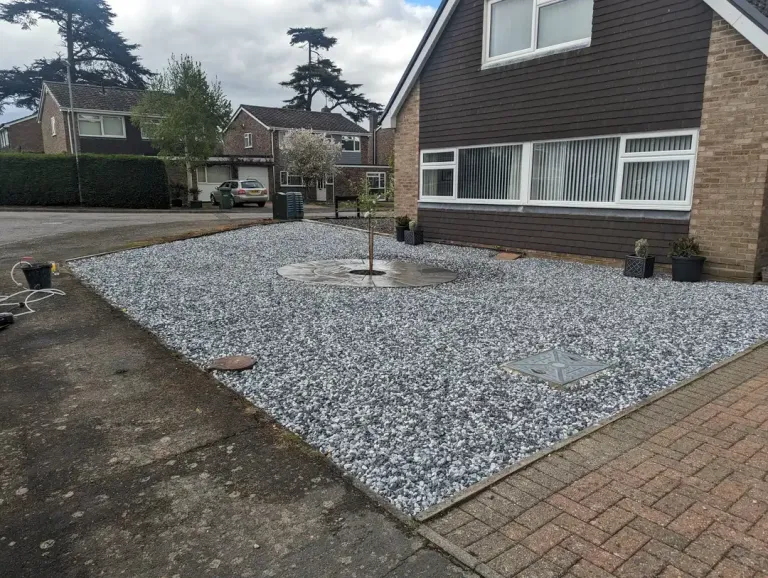 front garden with rotunda